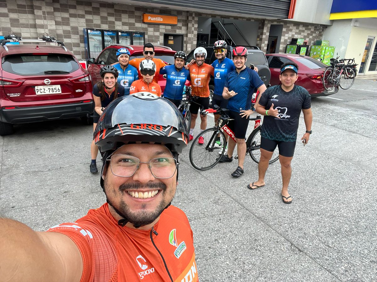 JuanJose_J4's tweet image. Ricos 120km de Ciclismo, seguimos en lo nuestro @josepaulh @jonbaja_ @EdwardBR30 @fvilema 😁🙌🏻 #SomosPython