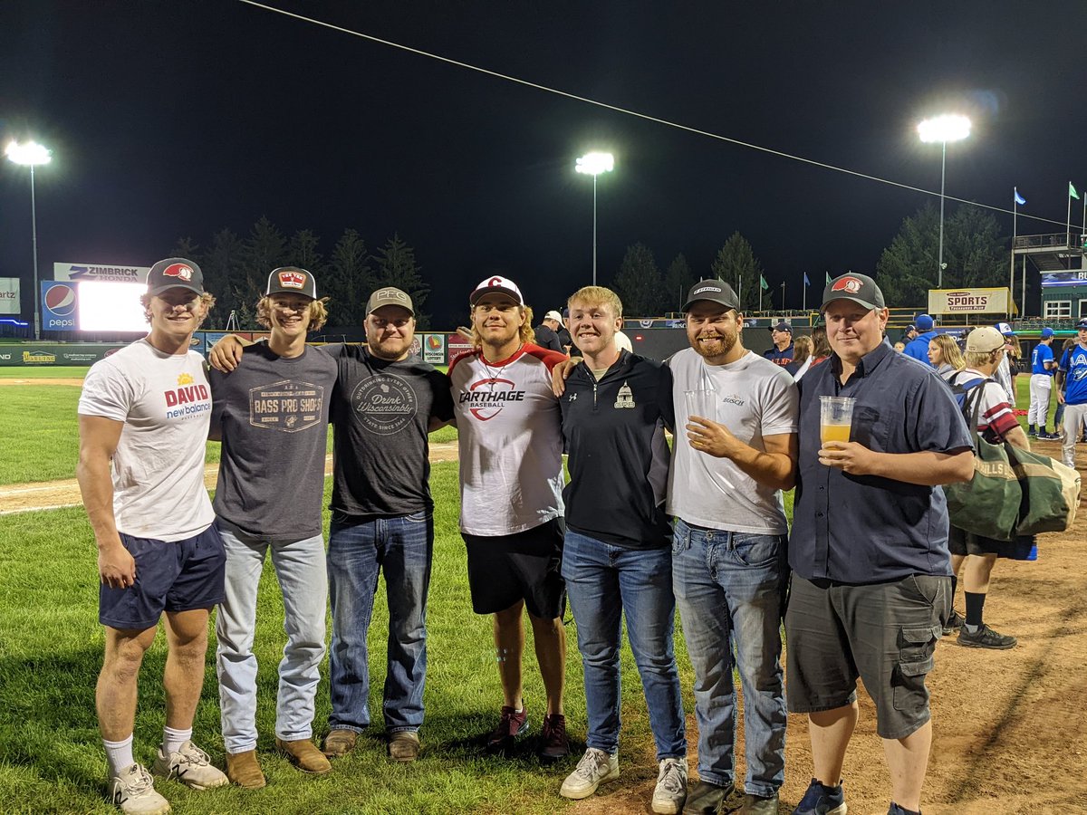 CrawdadsBB's tweet photo. #DadFam https://t.co/boVp4xnuBH
