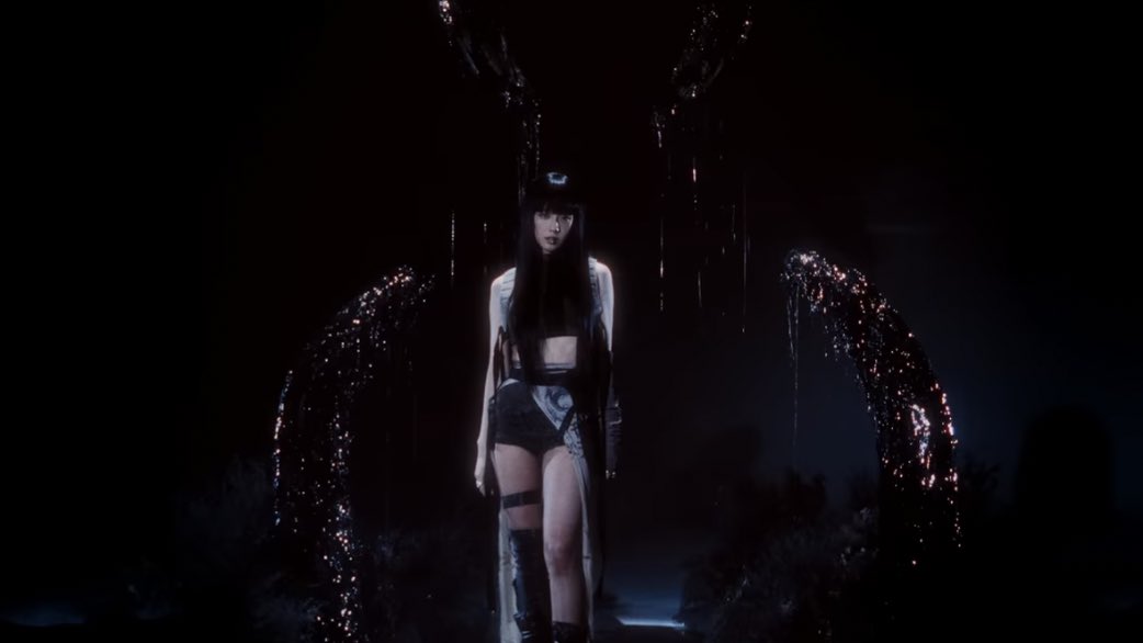 aceyblink's tweet photo. This is Jisoo's era. Slaysoo my spider queen 🕷️

JISOO CONCEPT TEASER
PINK VENOM IS COMING
#BLACKPINK @BLACKPINK https://t.co/jyHercONfr