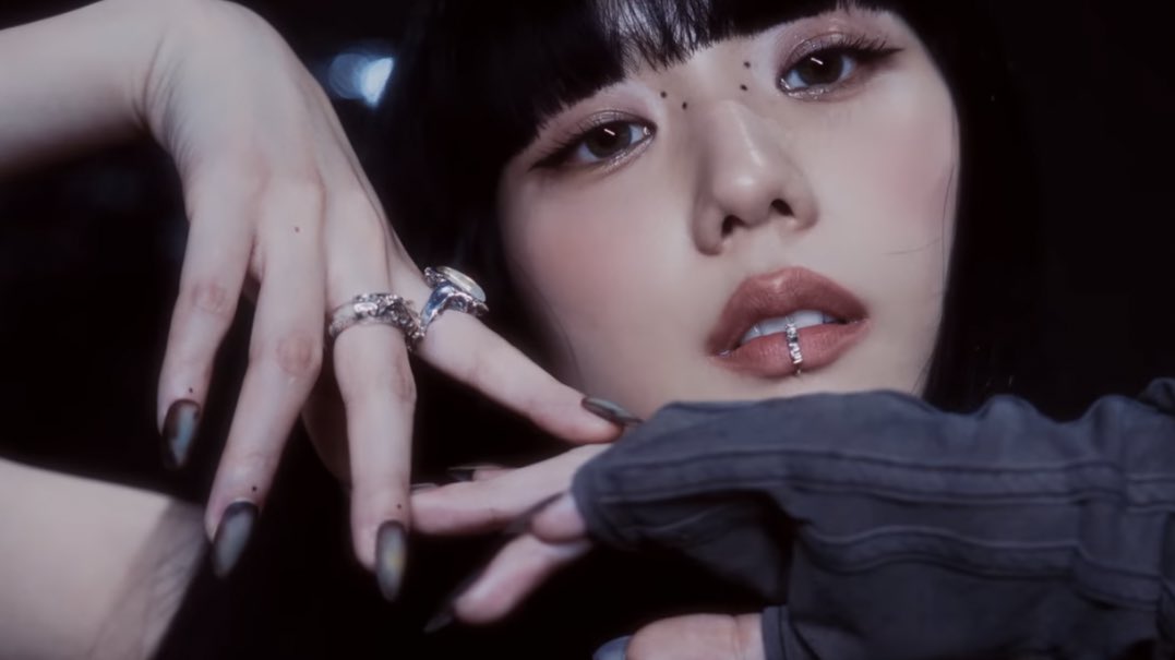 aceyblink's tweet photo. This is Jisoo's era. Slaysoo my spider queen 🕷️

JISOO CONCEPT TEASER
PINK VENOM IS COMING
#BLACKPINK @BLACKPINK https://t.co/jyHercONfr