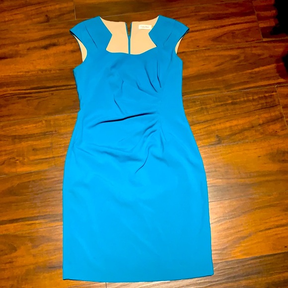 florisafg's tweet photo. So good I had to share! Check out all the items I'm loving on @Poshmarkapp #poshmark #fashion #style #shopmycloset #calvinklein #josephine #loft: https://t.co/Fjm27GnjSw https://t.co/9fGSjIyIYm