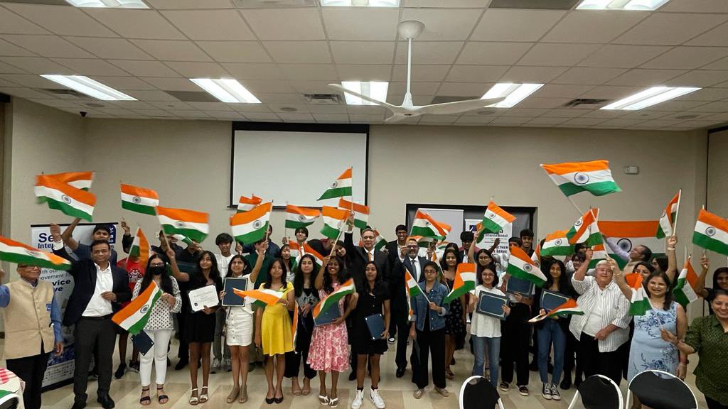 cgihou's tweet photo. Interaction with youth at the event organized by SEWA International as part of #AzadiKaAmritMahotsav celebrations.
#HarGharTiranga 
#AmritMahotsav 
#IndiaAt75 https://t.co/q0q7P3qi58