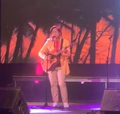 kdlexcult's tweet photo. galing galing mo best boy

SFlendid NIGHT WITH KDLEX

#SFectacularNightWithKD
#ALEXAfabStarOnTheWarfield https://t.co/fkZFNwysoR