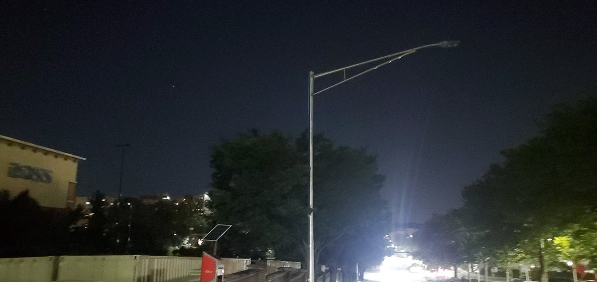 CoinHunterMinty's tweet photo. @HyattsvilleMD 
PG Mall has their parking lot pitch black every night + street lights are off.  Seems very dangerous. https://t.co/6RxpfeshCh