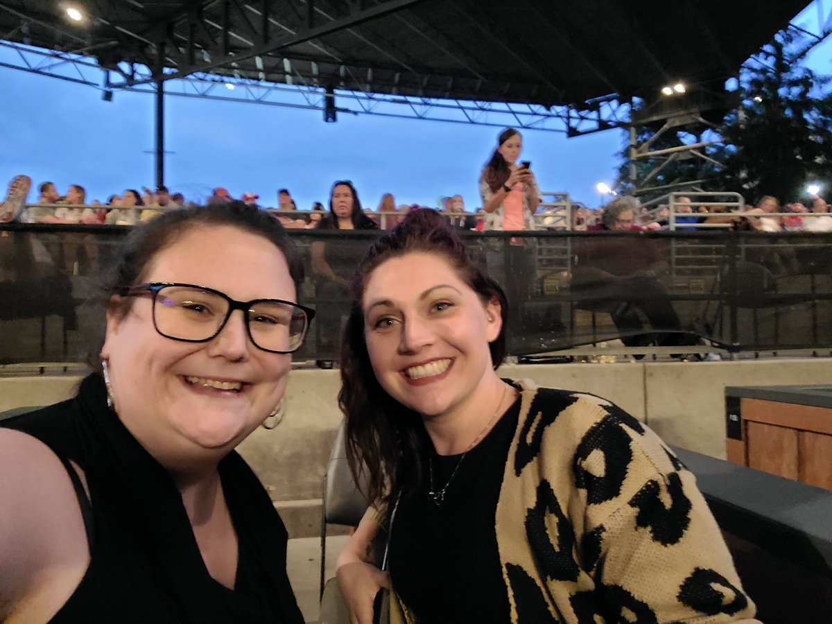 marelizmiller's tweet photo. #BSBSEA #DNAWorldTour https://t.co/iSAJAZnQZ1