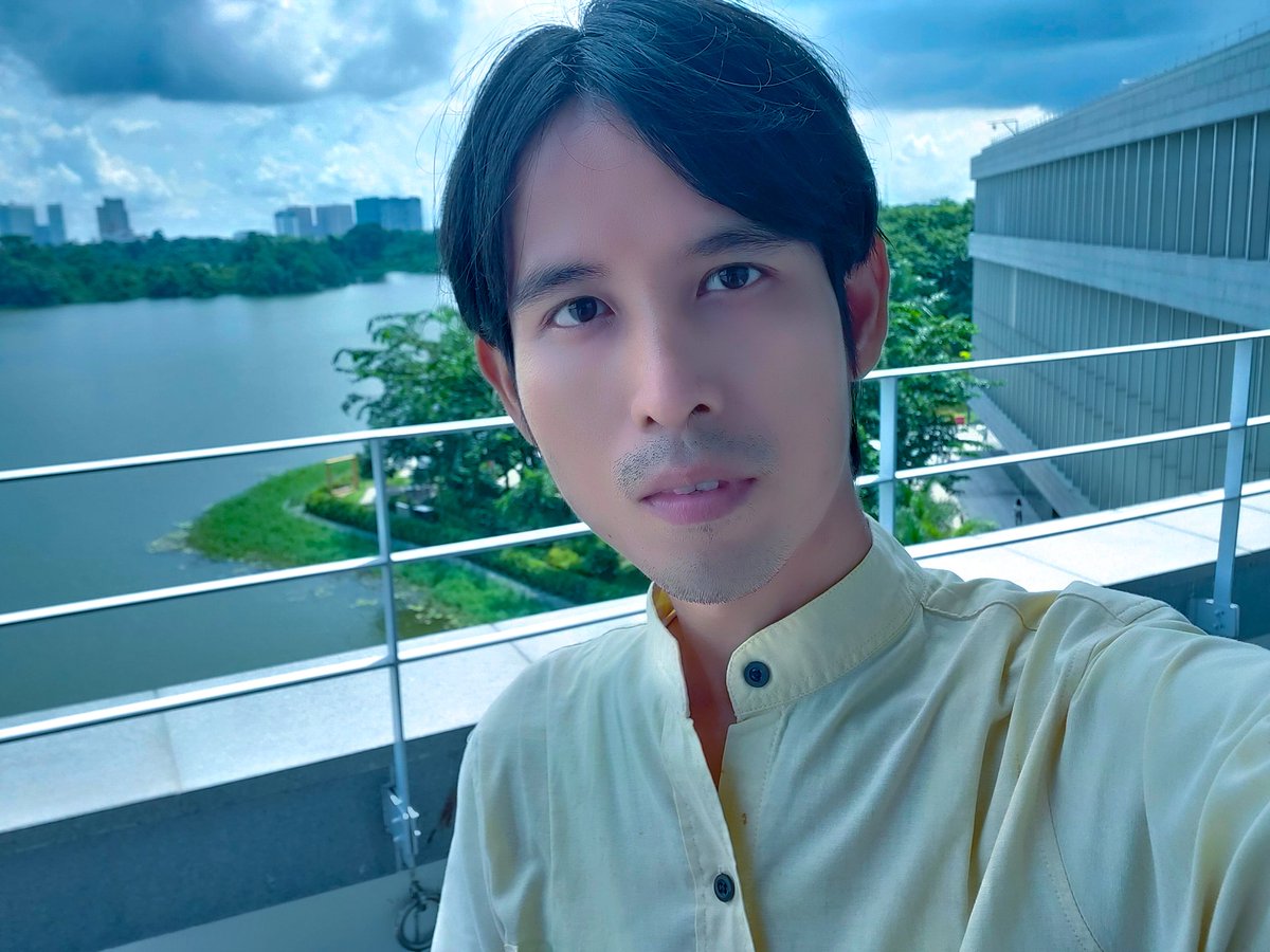 min_han_tar's tweet photo. ကော်ရီးတ​ယောက်ထဲ ဘယ်သူလာမလည်း😅 https://t.co/3TXLeyrZPb