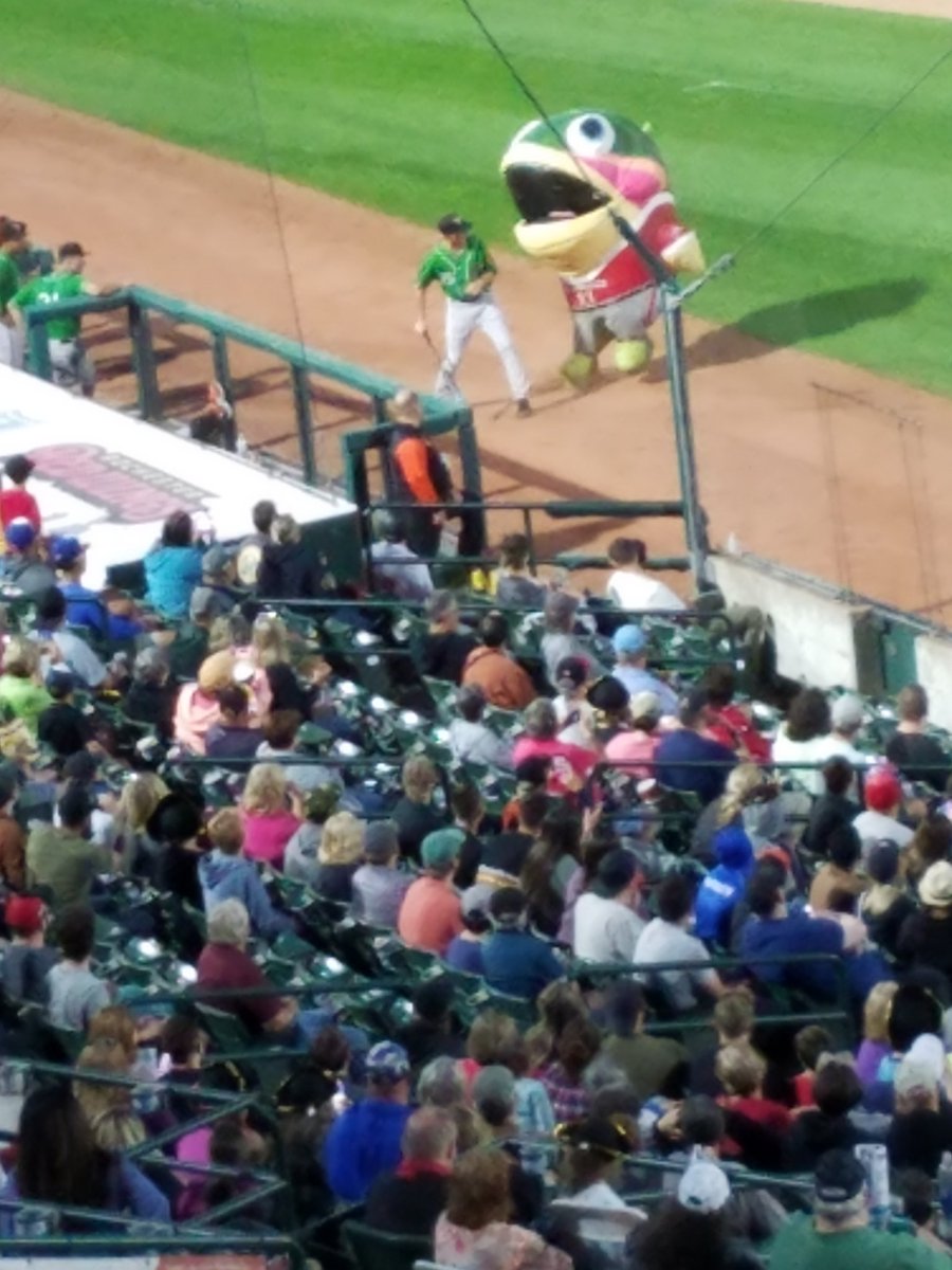 34ROCKYP's tweet photo. The legendary @ZOOperstars returned to #FrontierField tonight. A great show as always and a big win from Los Coco Locos de Rochester! @RocRedWings #Zooperstars https://t.co/a7grqP44pR