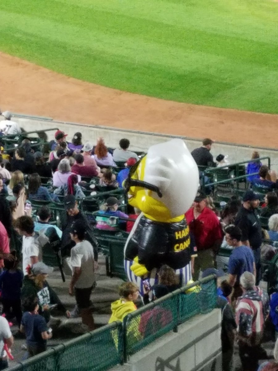 34ROCKYP's tweet photo. The legendary @ZOOperstars returned to #FrontierField tonight. A great show as always and a big win from Los Coco Locos de Rochester! @RocRedWings #Zooperstars https://t.co/a7grqP44pR