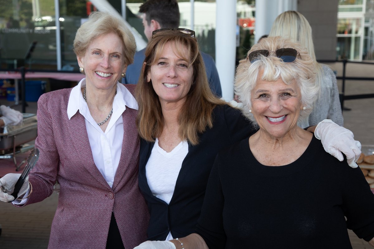 Past(almost), Present and Future Newport Beach City Councilwomen.  Congratulations Robyn!  I look forward to working with you for the good of our city👏👏👏👏👏👏👏👏👏👏👏👏👏👏👏👏👏