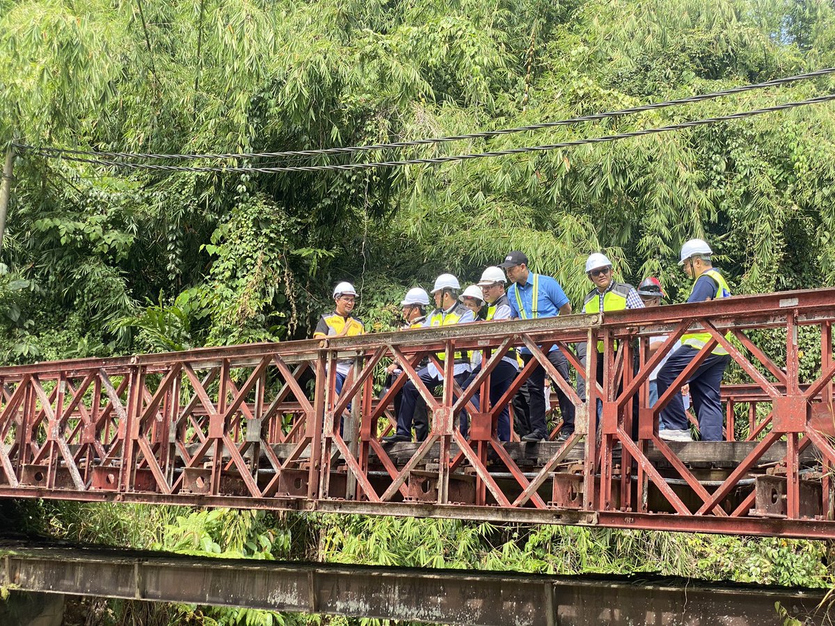 cHuNa8575's tweet photo. Lokasi 9
Projek Pembinaan Jambatan Pos Slim, Daerah Kinta, Perak
#FTroadpedia
#FTroadpediaZonTimur
#RakanKKR
#InfraRakyat
#KeluargaMalaysia https://t.co/WL0mXI2t96
