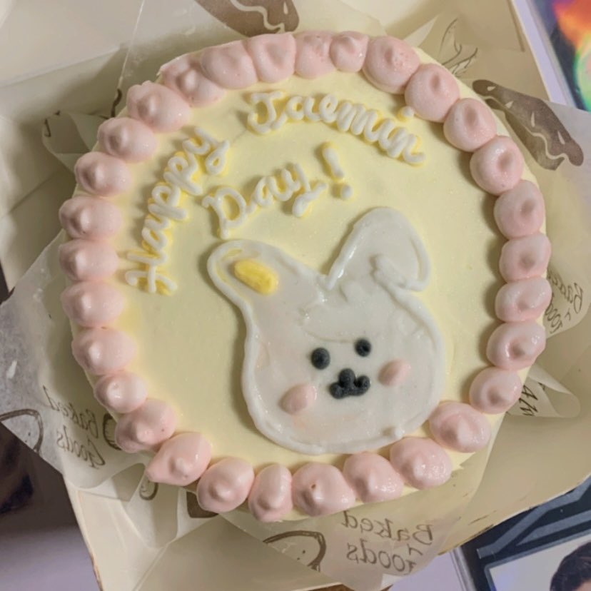 kepodechkm's tweet photo. happy birthday to our precious, dearest, sweetest na jaemin🤍🤍
thank you for being born into this world and coming into my life🥺🤍 always happy and stay healthy🤍
i love u soo much❣️

#한여름을_수놓을_재민이의_스물셋
#SugarPopStarJaeminDay
#HAPPYJAEMINDAY https://t.co/achnob8I7t