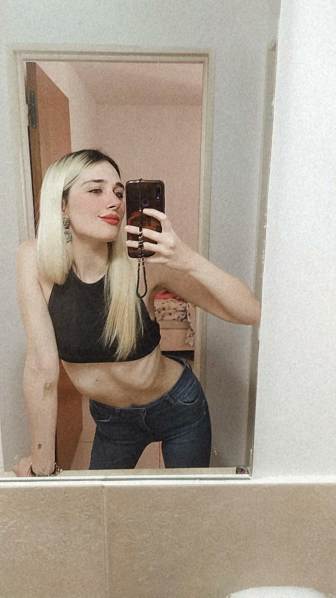 ᴛɪɴɪɪ 💋 tweet media