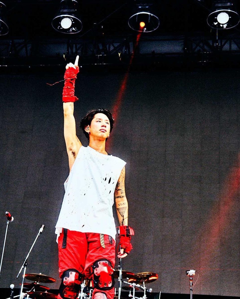 y91210593's tweet photo. 既視感あるなと思ったら！
やっぱワンオクカッケーわ
#ONEOKROCK 
#ROCKINJAPAN2022 https://t.co/DMU1CjDNJH