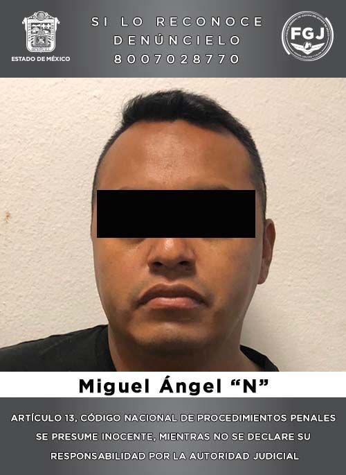 ADNoticiasMex's tweet photo. #ÚltimaHora 🔴 | Vinculan a proceso a presunto homicida de policía municipal de #Naucalpan.
Miguel Ángel “N” alias “El Micky” habría asesinado a un elemento de seguridad en la colonia #LomaColorada el primero de agosto de este año. https://t.co/GnZIRyOFAu