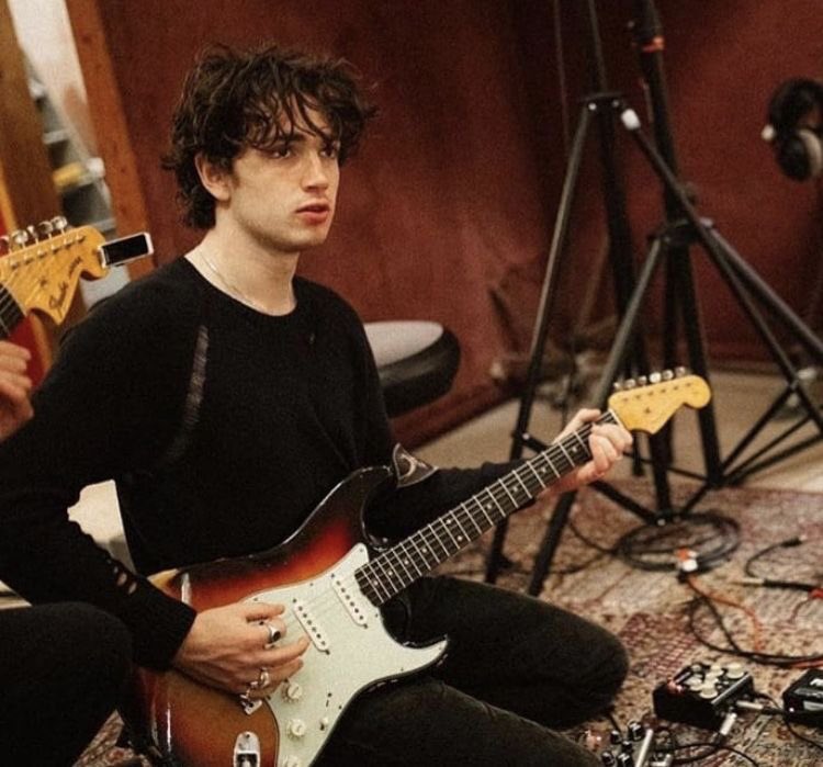 trevplang's tweet photo. — 𝑃ℎ𝑦𝑠𝑖𝑐𝑎𝑙

* 𝐹𝑖𝑣𝑒 𝑓𝑜𝑜𝑡 𝑜𝑛𝑒
* 𝐵𝑟𝑜𝑤𝑛 ℎ𝑎𝑖𝑟
* 𝐵𝑟𝑜𝑤𝑛 𝑒𝑦𝑒𝑠 https://t.co/52bw1JlmL2