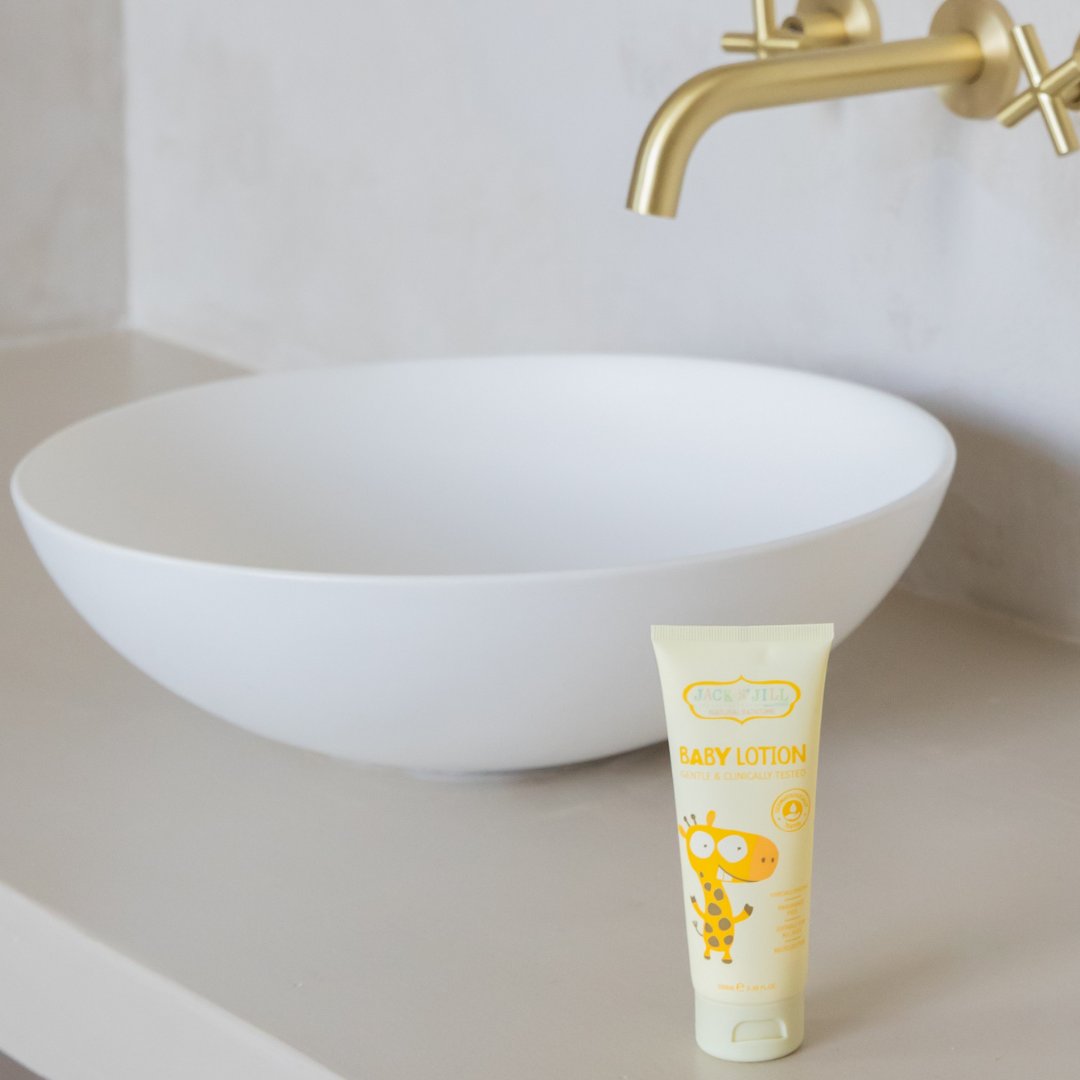 jacknjill's tweet photo. Did you know our #New Baby Lotion contains Allantoin which is #soothing and gentle whilst providing superior skin protection? #ohmamamoment #ohheymama #mommystatus #mommylifestyle #joyfulmamas #motherhoodthroughinstagram #uniteinmotherhood #smellsdivine #ecobaby #recyclablebottle https://t.co/2t4Tmd75Nh
