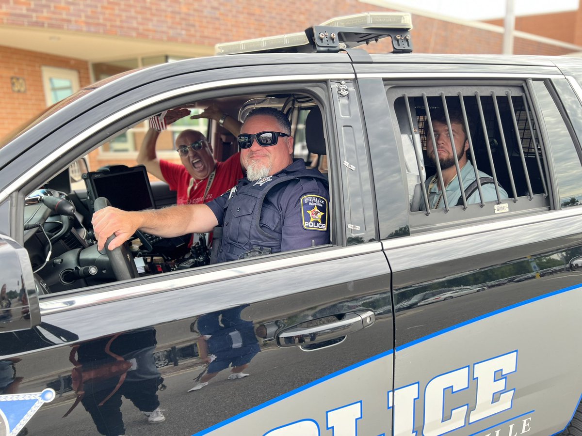 Andrea Tompoles tweet media