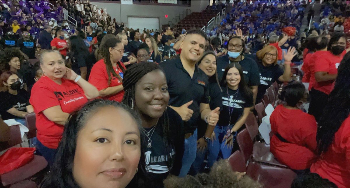 skanderson26's tweet photo. Online learning / Virtual learning kick starting at #AldineConvocation2022 #AldineConnected #AldineAnywhere #AldineStart22 @AldineVS @tdavis_aldine @AldineISD https://t.co/J4g3NmMMV4
