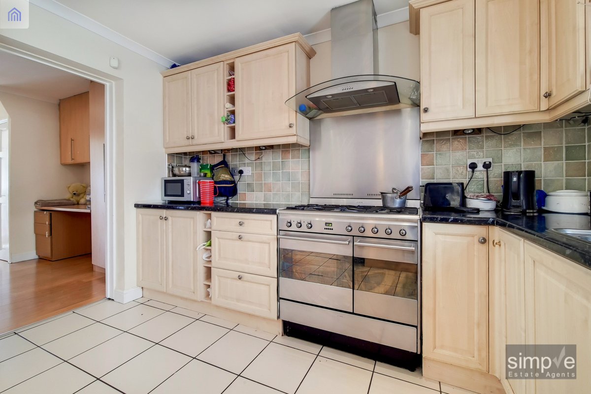 Simple Estate Agents tweet media