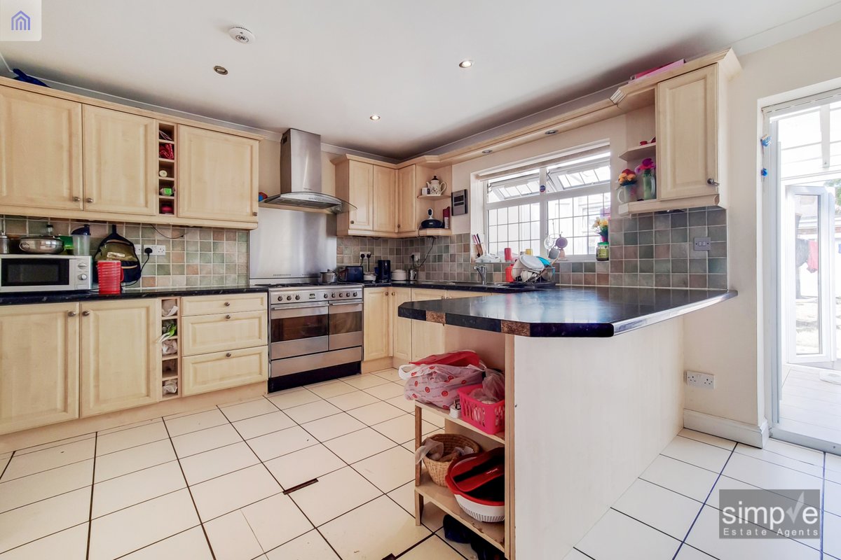 Simple Estate Agents tweet media