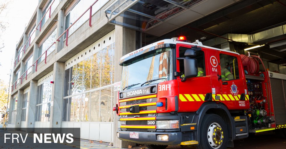 MEDIA ALERT: FRV crews responded to a fire in #Craigieburn following a call to Triple Zero (000) just before 2:50 pm. Firefighters arrived to find a shop fire and immediately escalated the response.
Read more: https://t.co/ocopUP5BiP https://t.co/qbJrvQgXco