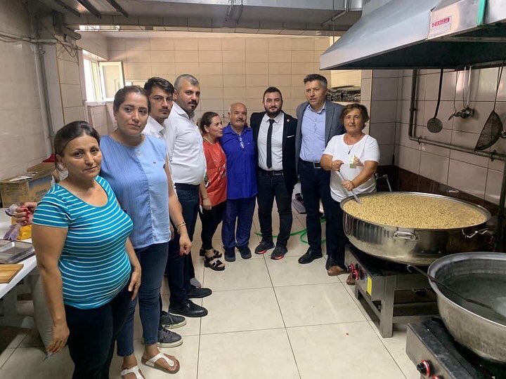 Dün CHP Esenyurt Gençlik Kollari Başkanımız Erdinç Aktaş ile birlikte ilçemizde çalışmalara katılan Tunceli İl Gençlik Kolları Başkanımız Hüseyin Hare, Malatya İl Gençlik Kolları Başkanımız İbrahim Erbaş, Başakşehir Gençlik Kolları Başkanımız Onur Şimşek