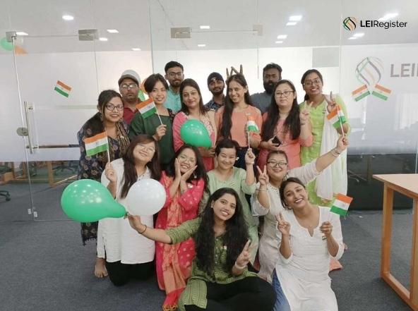 LegalentityI's tweet photo. Pre-Independence Day celebration with family.
"Azadi Ka Amrit Mahotsav".
#preindependence #HarGharTirangaCampaign #family https://t.co/QWm8SjnxKl