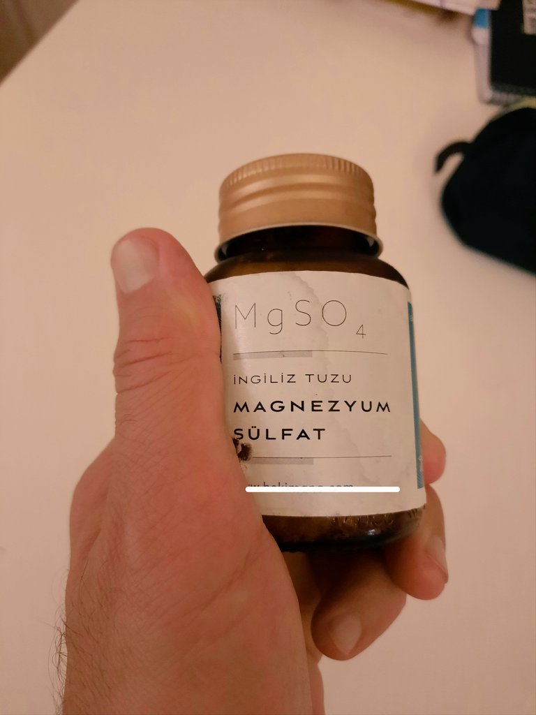#Bağırsak-#Kolon temizliği yapmak için haftada 1 defa #Magnezyum #Sülfat kullanabilirsiniz.
Akşam yemeğinden 2-3 saat sonra veya yatmadan 30 dk önce, 2 çay kaşığı magnezyum sülfatı 2 bardaklık #Su içine atın ve için.
(Gün içinde de yapabilirsiniz ama dışarı çıkmamanız lazım)