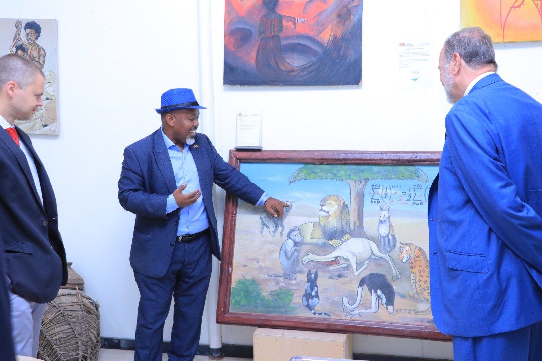 Honour to have received the USA delegation at the <a href="/HargeysaCC/">Hargeysa Cultural Centre</a> with <a href="/baruud/">Bashir Goth</a>, the University of Hargeysa team and other prominent Somalilanders

Thank you <a href="/TiborPNagyJr/">Tibor Nagy</a> <a href="/DrJPPham/">Dr. J. Peter Pham 🇺🇲</a> <a href="/JMeservey/">Joshua Meservey</a> <a href="/GenKipWard/">Gen. (R) William “Kip” Ward</a> for coming to <a href="/Somaliland/">Somaliland</a>

<a href="/DrEssaKayd/">Dr Essa Kayd</a> <a href="/MDuale1/">Mohamed Abdilahi Duale</a> <a href="/EdnaAdan/">Edna Adan</a> <a href="/NMAliDr/">Nasir M. Ali</a> <a href="/IPCSHargeisa/">Institute for Peace and Conflict Studies</a>