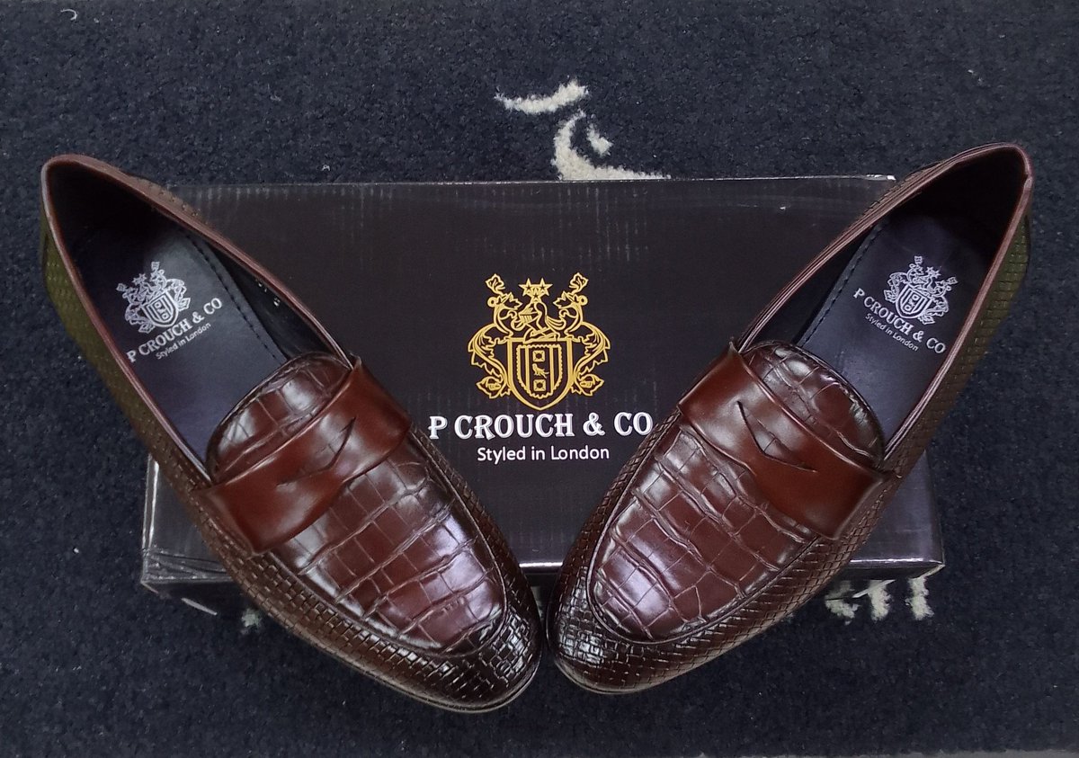 BOSSINISA's tweet photo. BOSSINI HOT DEALS 

P CROUCH &amp; CO 🔥🔥 

Available in different colors &amp; sizes.  

Visit our website;
https://t.co/OtFTg6IaJn

We are located  
120 Fatima Bhayat Str. RUSTERNBURG

Remember to WhatsApp us or call 📞

0794389487 | 0145921952

#Pcrouch   #bossinisa #mensfashion https://t.co/jWvFLknPZh
