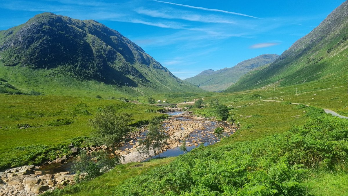 stevedurden73's tweet photo. The Stunning Scotland landscape of Glencoe #scotland #glencoe #noskyfall https://t.co/0G5TGLJhsI