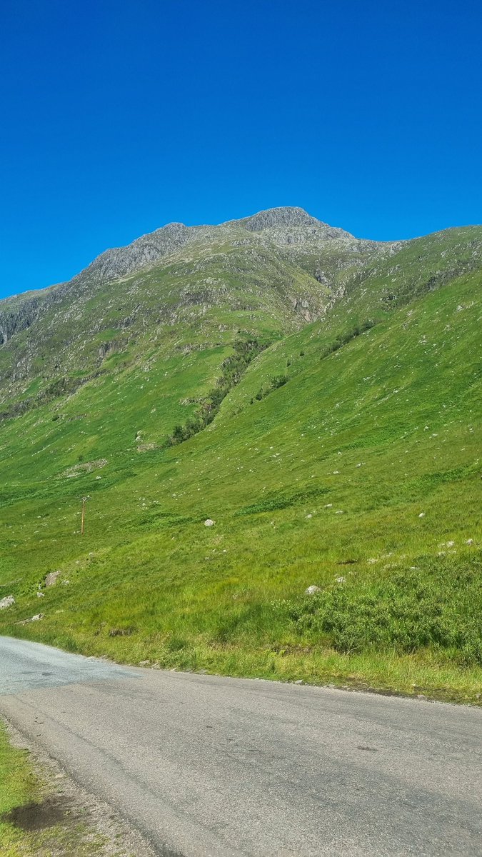 stevedurden73's tweet photo. The Stunning Scotland landscape of Glencoe #scotland #glencoe #noskyfall https://t.co/0G5TGLJhsI