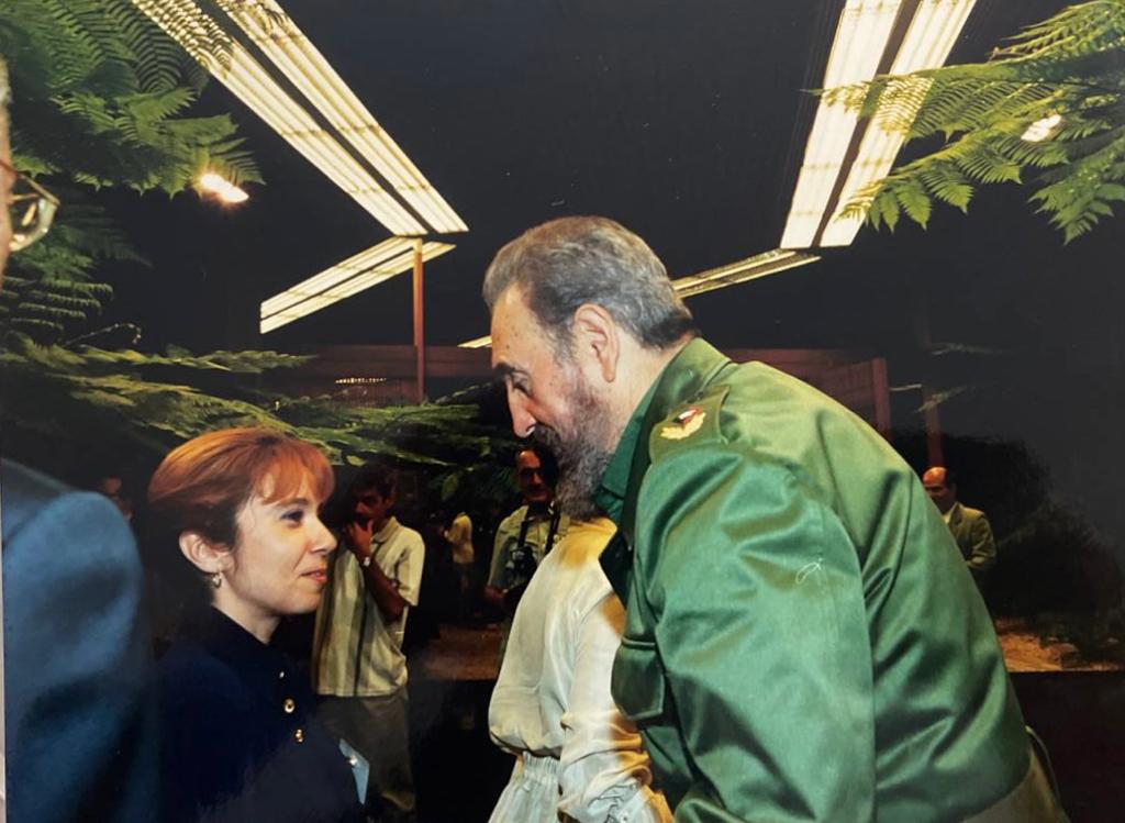 MirtaGranda's tweet photo. Oggi il nostro FIDEL avrebbe compiuto 96anni. Sono tra coloro che sono grati di seguire il suo lavoro,tra coloro che non possono dimenticare la sua determinazione nei momenti difficili che la nostra Patria sta attraversando. Non ho dubbi che riusciremo a vincere

#FidelPorSiempre https://t.co/vAYOtmnNfG