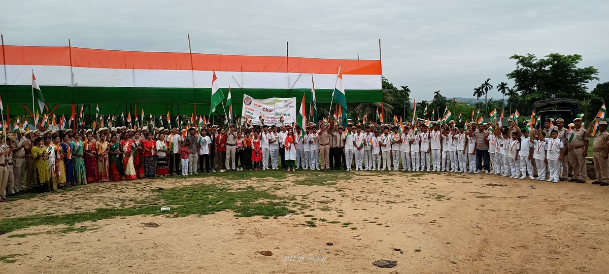 2ndAptf's tweet photo. celebrating #AzadiKaAmritMahotsav at Lumding Town area organised by 2nd Assam Police Task Force Battalion. Special Thanks to PNB School students, Lumding and family members of our police personnel for participating in Morning Procession #HarGharTirangaAssam https://t.co/wTUUh6sb06