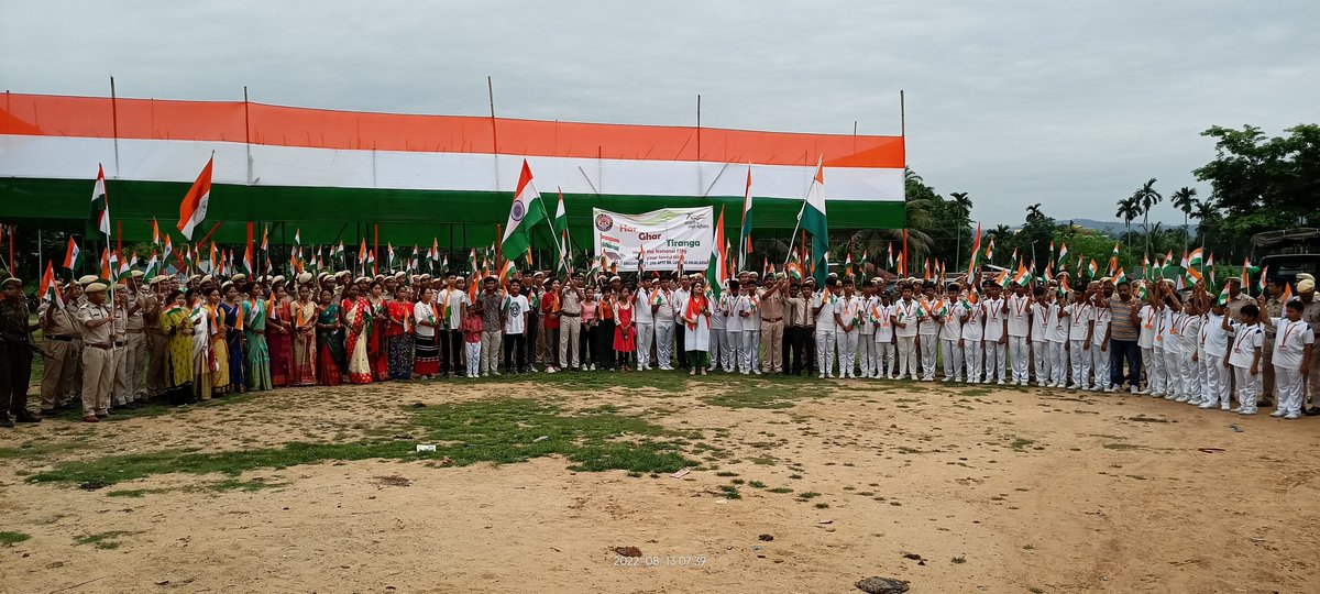 2ndAptf's tweet photo. celebrating #AzadiKaAmritMahotsav at Lumding Town area organised by 2nd Assam Police Task Force Battalion. Special Thanks to PNB School students, Lumding and family members of our police personnel for participating in Morning Procession #HarGharTirangaAssam https://t.co/wTUUh6sb06