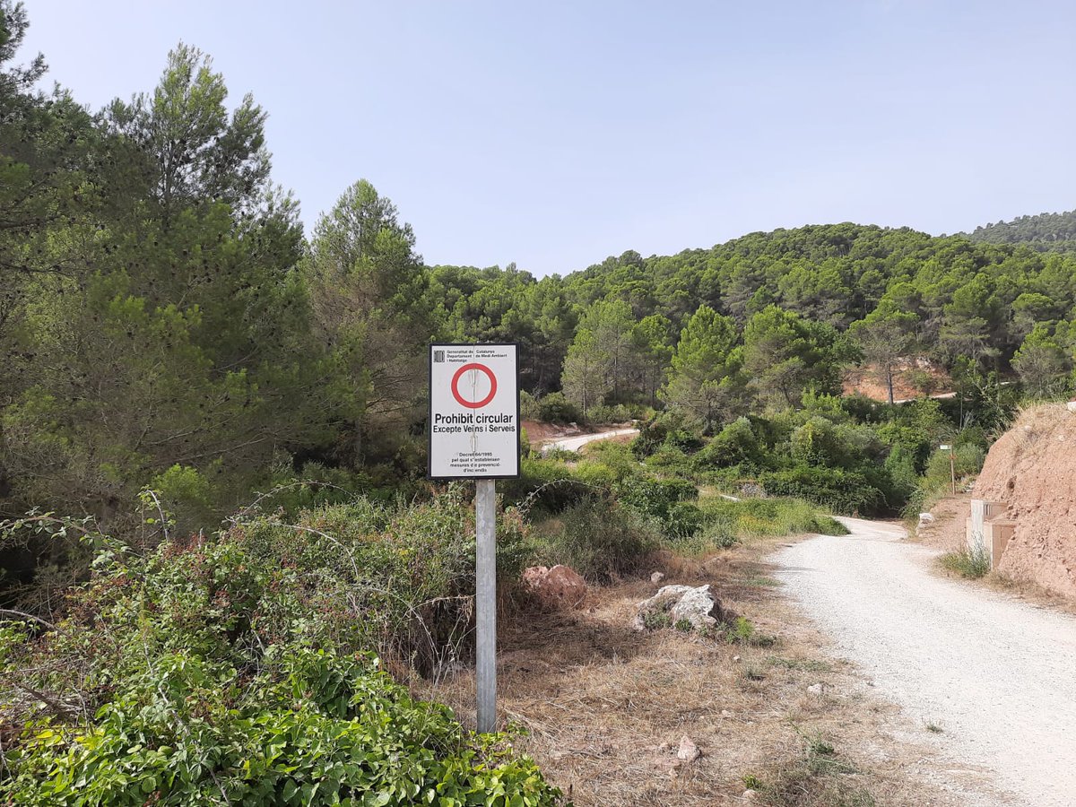 ajmontblanc's tweet photo. ATENCIÓ | ⛔️ Degut a l'activació del nivell 3 del Pla Alfa, recordem que els accessos a les Muntanyes de Prades i a la Serra de Miramar es troben tancats.

⚠️ Avui el risc d'incendi és molt elevat i cal extremar les precaucions.

#Montblanc https://t.co/UN5UHjE8gg