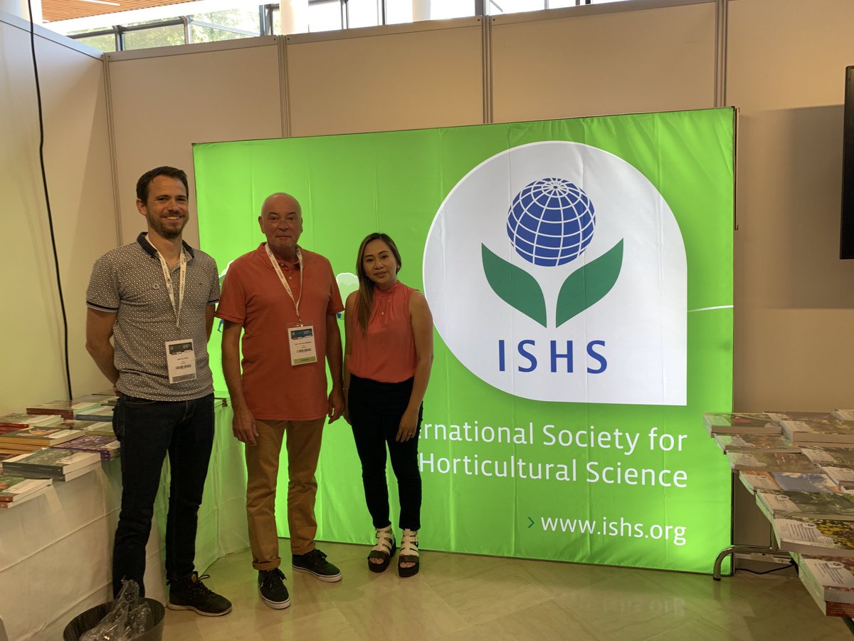 apricotqueen's tweet photo. The ⁦@ishs_hort⁩ booth ⁦@2022Ihc⁩  is preparing for the start of the Congress tomorrow afternoon. https://t.co/p0alWWtZBn