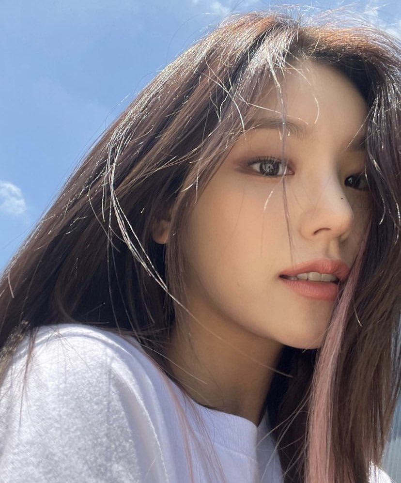 hyjthinker's tweet image. MY SUNSHINE