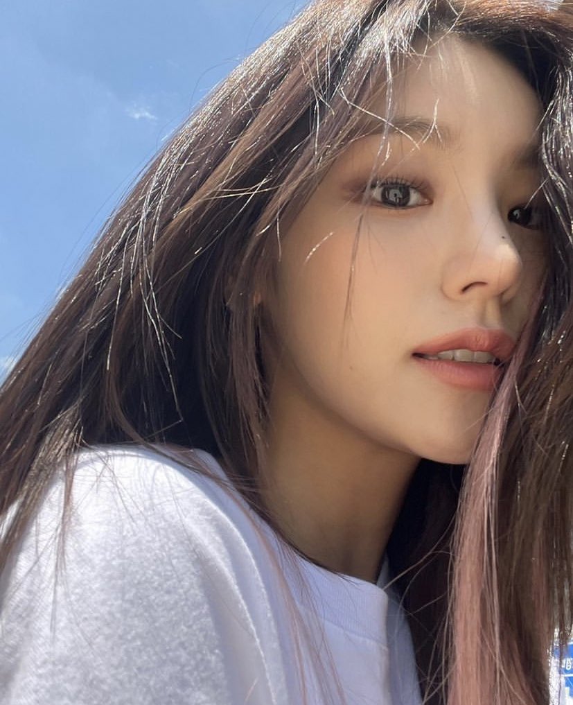 hyjthinker's tweet image. MY SUNSHINE