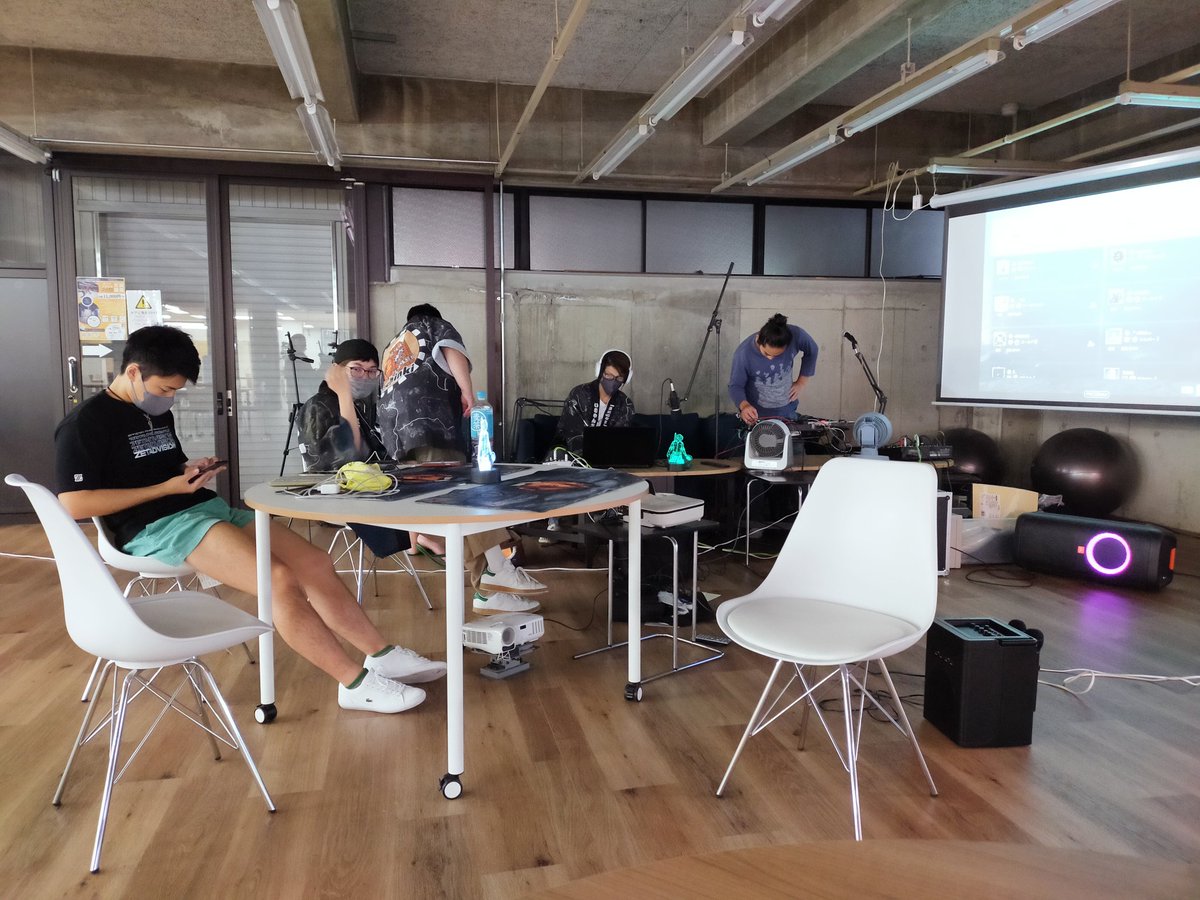 JOINX0811's tweet photo. #PUBGモバイル
Off Line Event　
#JOINX × #BarPochinki 
台風の中☔無事開催しました！
ありがとうございました✨
今後も #eスポーツ 企画していきます☺️ https://t.co/tmV3TOQCjp