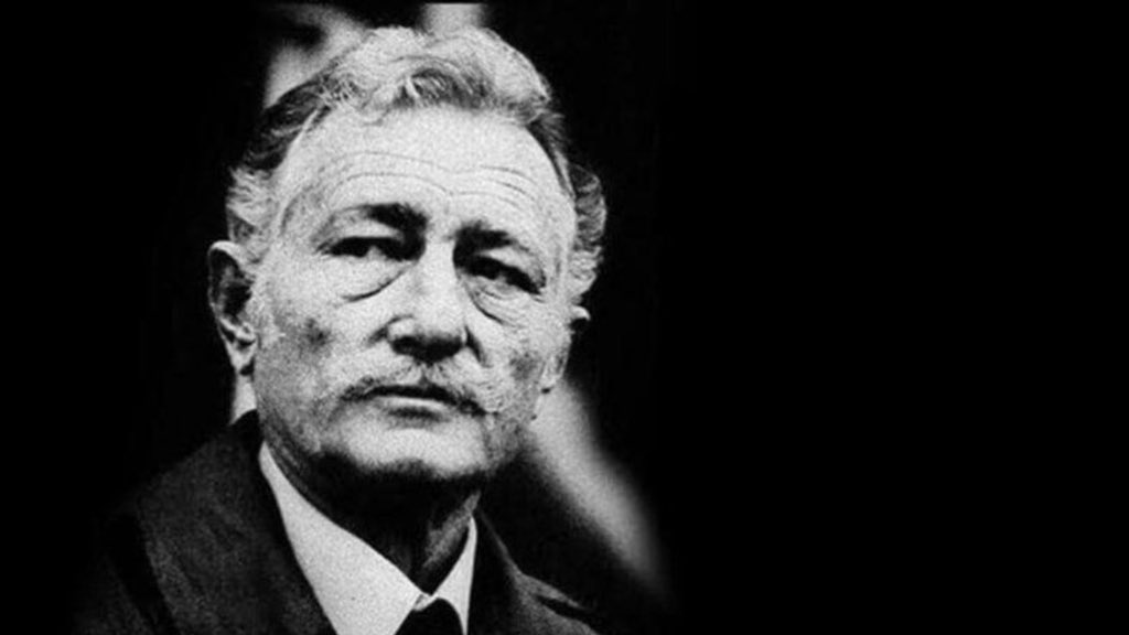 Türk sporunun sembol ismi, adını Süper Lig'in 2014-2015 sezonuna vermekten büyük onur duyduğumuz, Beşiktaş Kulübü Onursal Başkanı Süleyman Seba'yı vefatının 8. yıl dönümünde sevgi, saygı ve rahmetle anıyoruz.