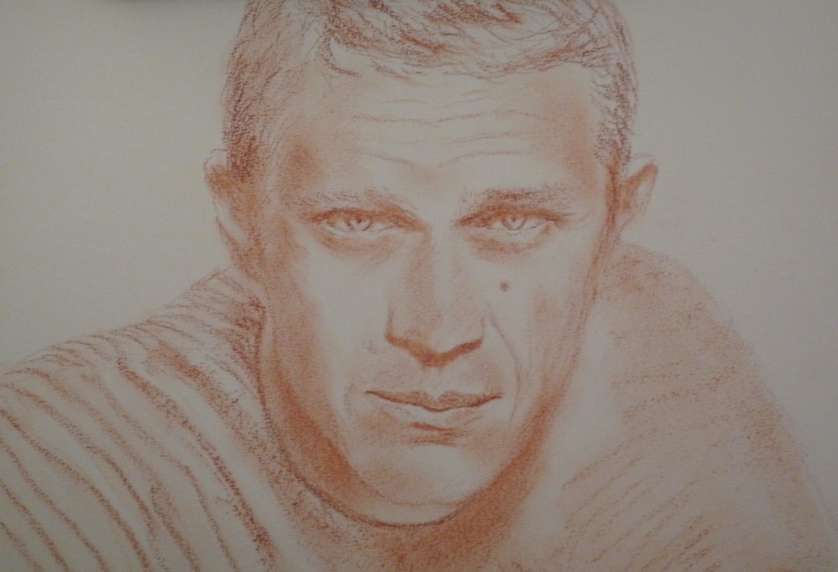 🎨 Changements dans la petite salle d'exposition à la médiathèque Samuel Paty aujourd'hui ! Jusqu'au 4 septembre, vous pouvez venir visiter l'exposition "Portraits" de l'artiste moulinoise Cécile Sureau.