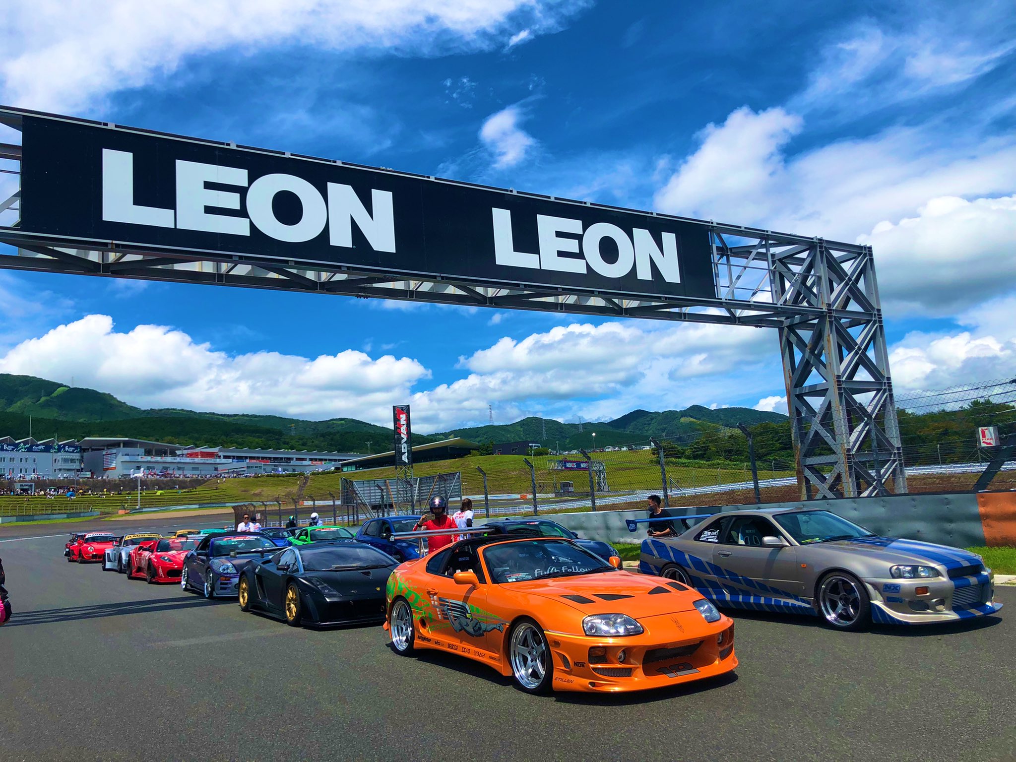 フェニックス様全員 セブン限定スープラ２台 新品 ぼんばー (@sugimo_10) / X