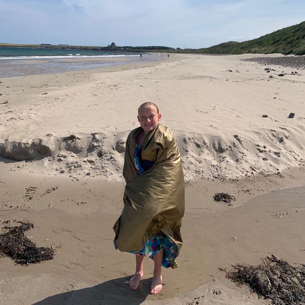 Rubbastuff's tweet photo. PACMAT wrap to warm up after a dip from this stunning beach, Scotland.
📷 @emilylomax2
⭐️ Genuine PACMATs have button holes in the corners and are made in Britain⭐️
#beach #pacmatwrap #sea #scotland #scottishcoast #beachlfe #swim #sand #sea #summerdays https://t.co/ac7XPQLLRf