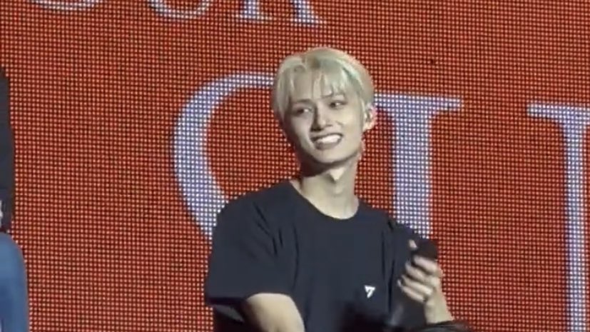 junthinks's tweet photo. junhui's million dollar smile ❤️‍🩹 https://t.co/p1EqGnWmdT