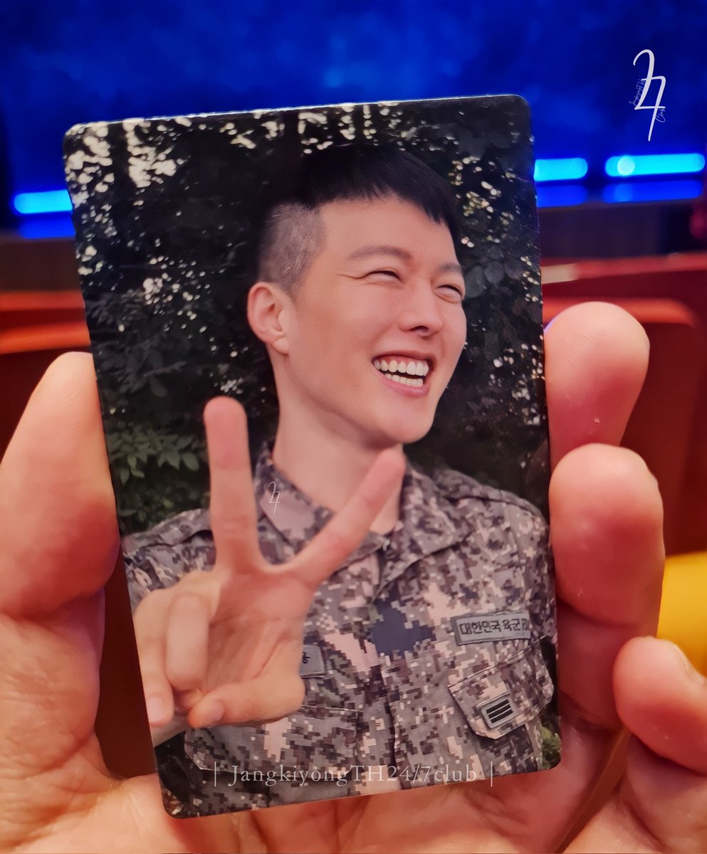 JKYTH_247club's tweet photo. V^^

You made my day🥰🌈

-------
Thanks my friend in Seongnam for this pic 😘

We always support you, JANGKIYONG ❤️

#ourmeissajangkiyong
#จางกียง #장기용 #jangkiyong 
#JangkiyongTH247Club
#ComeBackSafelyJANGKIYONG
#WeAreKiyongsThaiSupporter
#육군창작뮤지컬 #메이사의노래 https://t.co/b4obUUeiaz