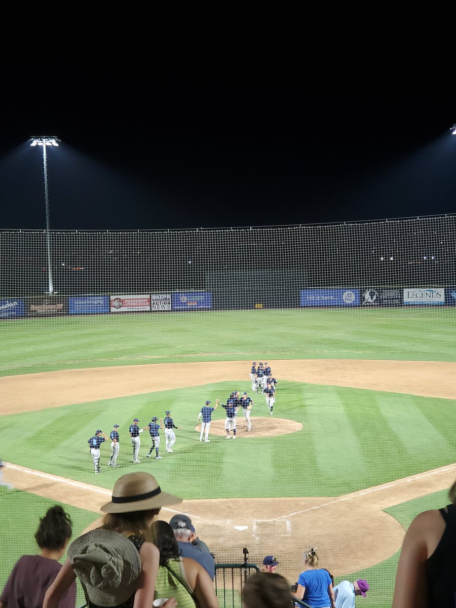 TheProwlingCat's tweet photo. Game 2 is in the books with a different result tonight. @EverettAquaSox takes this one 6-1. https://t.co/tKuWT9IMPA