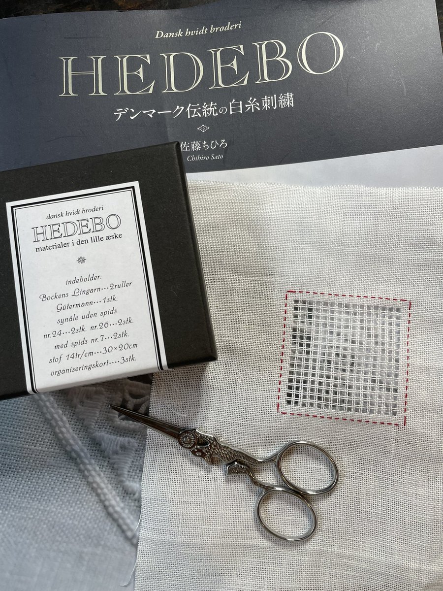 kyuucyan's tweet photo. 糸を抜いて仮留めしただけで既に満足💙 #HEDEBO #HEDEBO刺繍 #刺繍 #佐藤ちひろ先生 のお教室に通うのが夢😌 https://t.co/XsGsYiBXdY
