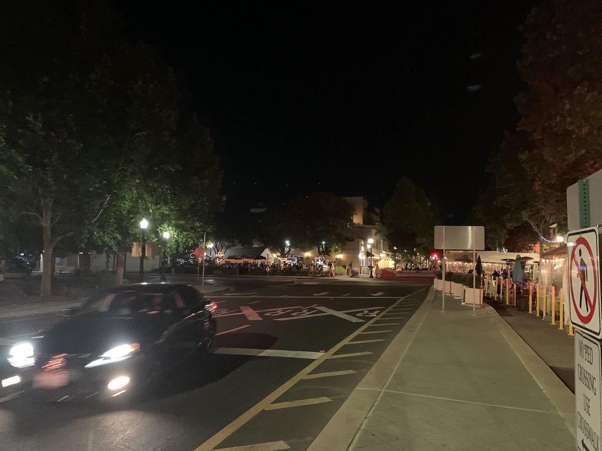 ThevaAkilan's tweet photo. Mountain View Down town in Silicon Valley California night life! Great food! #siliconvalley #SanJose #California #Entrepreneurship #nightlife #Food #Diversity #bisboard https://t.co/iMX4jAsYFC
