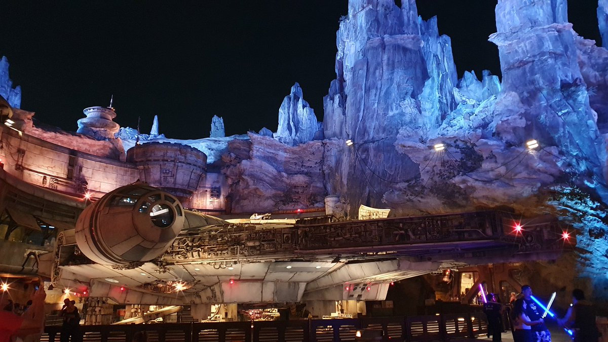 aem_dk's tweet photo. #StarWars #Disneyland #MilleniumFalconSmugglersRun https://t.co/9sQVShi7CP